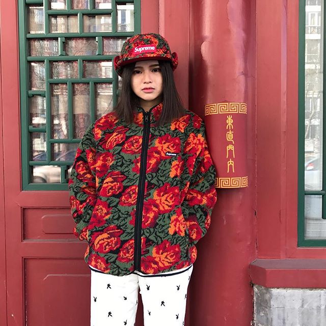 Feifei - cô nàng 20 tuổi được bố mẹ cho hơn 200 triệu đồng/tháng chỉ để mua đồ streetwear - Ảnh 4. Feifei - cô nàng 20 tuổi được bố mẹ cho hơn 200 triệu đồng/tháng chỉ để mua đồ streetwear - Ảnh 4.