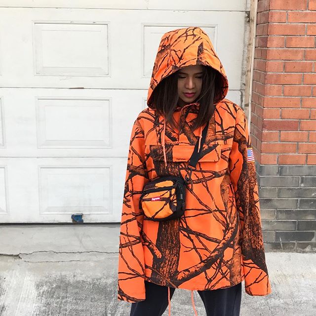 Feifei - cô nàng 20 tuổi được bố mẹ cho hơn 200 triệu đồng/tháng chỉ để mua đồ streetwear - Ảnh 10. Feifei - cô nàng 20 tuổi được bố mẹ cho hơn 200 triệu đồng/tháng chỉ để mua đồ streetwear - Ảnh 10.
