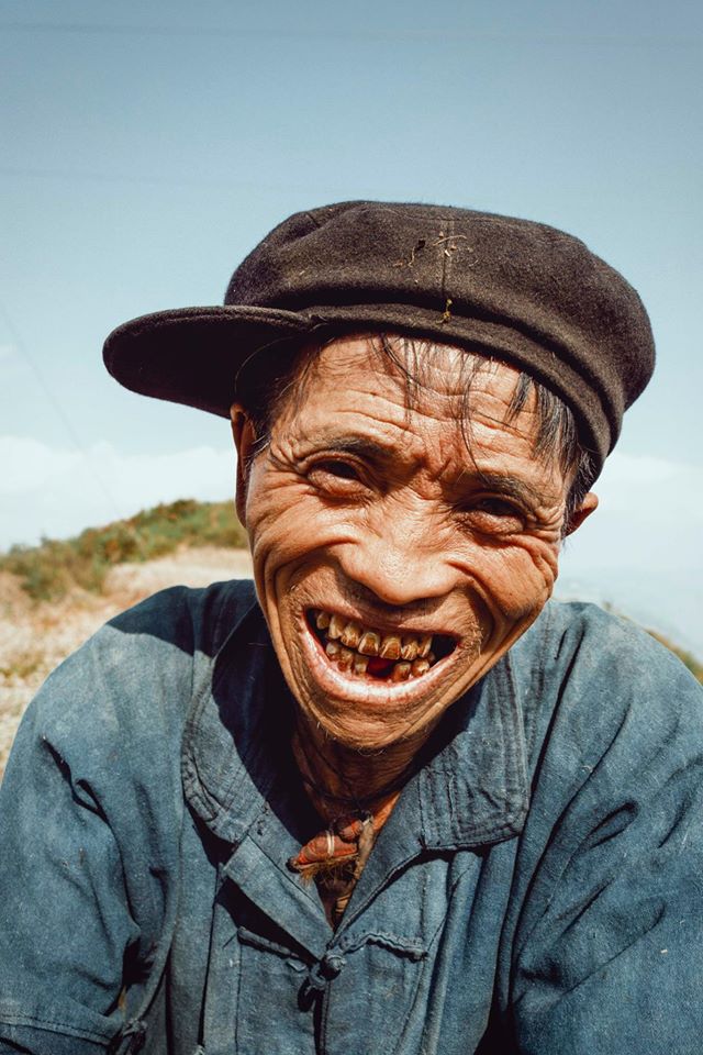&Ocirc;ng cụ d&acirc;n tộc c&ugrave;ng nụ cười lan tỏa hạnh ph&uacute;c khắp mạng x&atilde; hội - Ảnh 4.