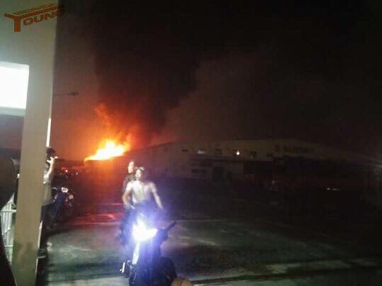 Đồng Nai: Đang cháy lớn tại công ty Suzuki - Ảnh 4.