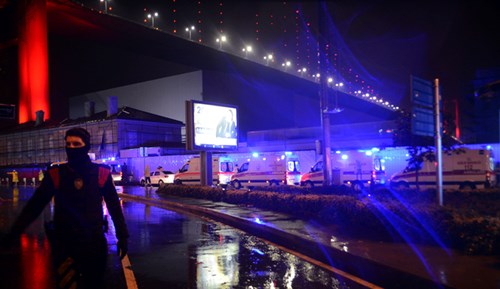 Hiện trường vụ xả súng đẫm máu vào hộp đêm Thổ Nhĩ Kỳ đúng đêm Giao thừa - Ảnh 8.