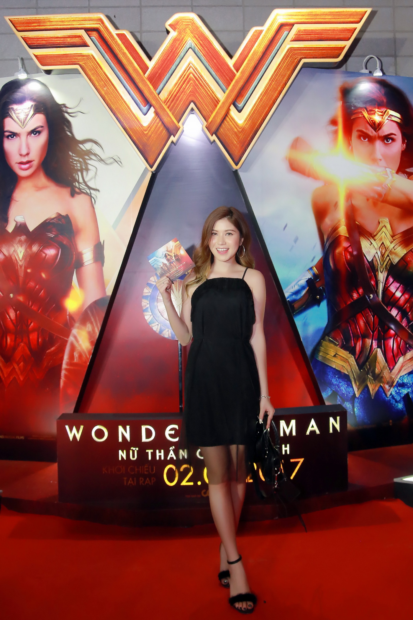 Á hậu Huyền My tươi tắn bên Andrea tại họp báo "Wonder Woman"