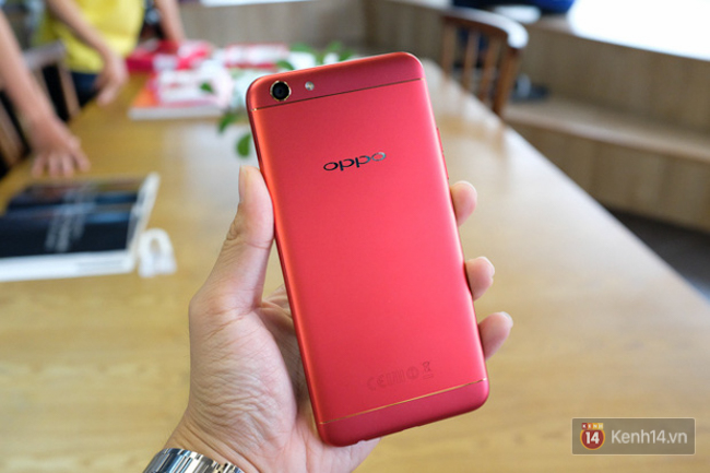 Trên tay OPPO F3 phiên bản Đỏ Đam Mê: màu sắc mới nổi bật, cấu hình và giá không đổi - Ảnh 16.