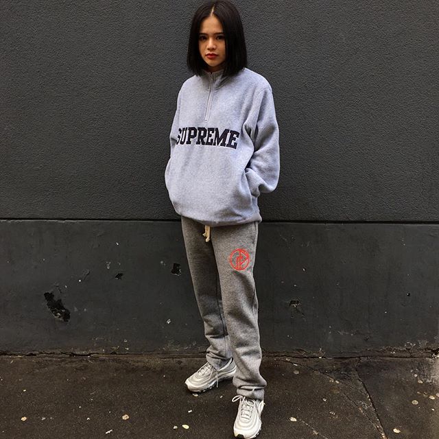 Feifei - cô nàng 20 tuổi được bố mẹ cho hơn 200 triệu đồng/tháng chỉ để mua đồ streetwear - Ảnh 14. Feifei - cô nàng 20 tuổi được bố mẹ cho hơn 200 triệu đồng/tháng chỉ để mua đồ streetwear - Ảnh 14.