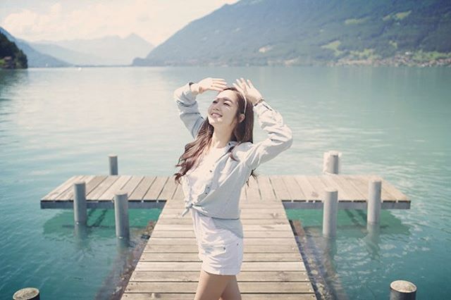 Nữ hoàng dao kéo Park Min Young đẹp động lòng người trong ảnh du lịch Thụy Sĩ - Ảnh 2.