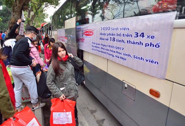 Chuyến xe miễn phí đưa gần 1.500 sinh viên Hà Nội về quê ăn Tết - Ảnh 3.