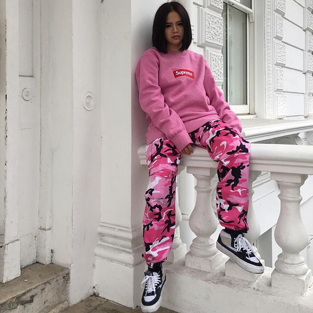 Feifei - cô nàng 20 tuổi được bố mẹ cho hơn 200 triệu đồng/tháng chỉ để mua đồ streetwear - Ảnh 15. Feifei - cô nàng 20 tuổi được bố mẹ cho hơn 200 triệu đồng/tháng chỉ để mua đồ streetwear - Ảnh 15.