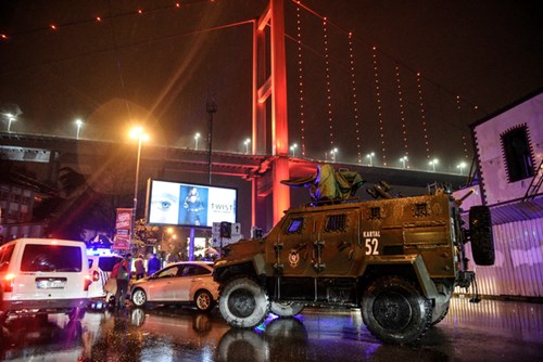Hiện trường vụ xả súng đẫm máu vào hộp đêm Thổ Nhĩ Kỳ đúng đêm Giao thừa - Ảnh 9.