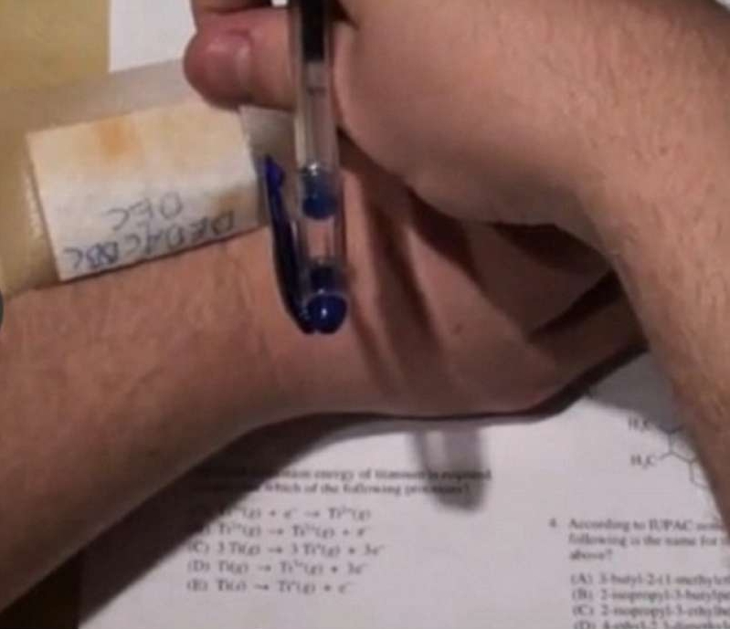 Những phương ph&aacute;p quay b&agrave;i b&aacute; đạo tr&ecirc;n từng hạt gạo m&agrave; chỉ học sinh lười mới c&oacute; thể nghĩ ra - Ảnh 15.