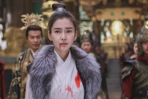 6 nữ diễn viên xứ Trung từng khổ sở đến hộc cả máu trên màn ảnh - Ảnh 22.