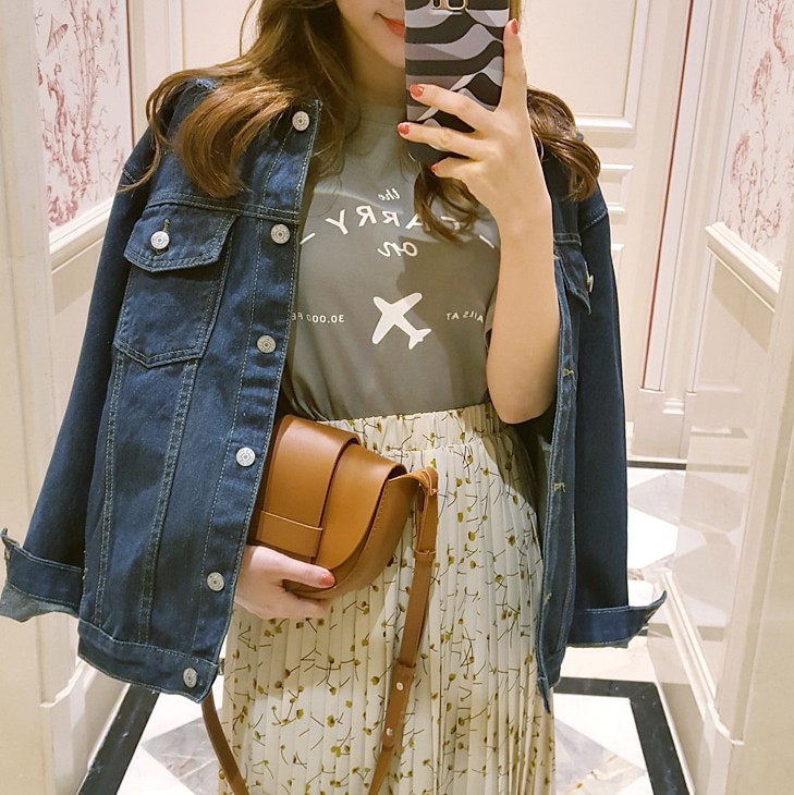 Trời se lạnh thế này không diện denim jacket dáng rộng thì mùa thu của bạn đã bớt thi vị đi mấy phần rồi! - Ảnh 18. Trời se lạnh thế này không diện denim jacket dáng rộng thì mùa thu của bạn đã bớt thi vị đi mấy phần rồi! - Ảnh 18.