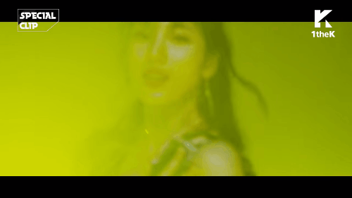 Suzy quyết cho fan hết máu với MV dance sexy điên đảo, vũ đạo khiêu khích - Ảnh 4.