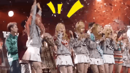 Phản ứng bá đạo của Joy (Red Velvet) khi bị giật mình trên sân khấu - Ảnh 4.