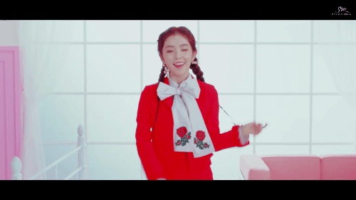 H&aacute;t v&agrave; ăn mặc như trẻ con, Red Velvet l&agrave;m fan thất vọng to&agrave;n tập - Ảnh 1.