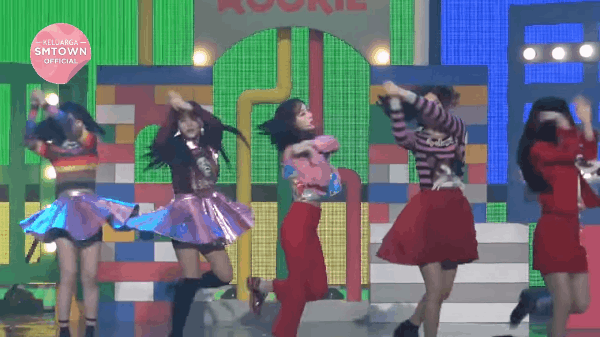 Chuyện gì đã xảy ra với Joy trên sân khấu chiều qua của Red Velvet? - Ảnh 4.