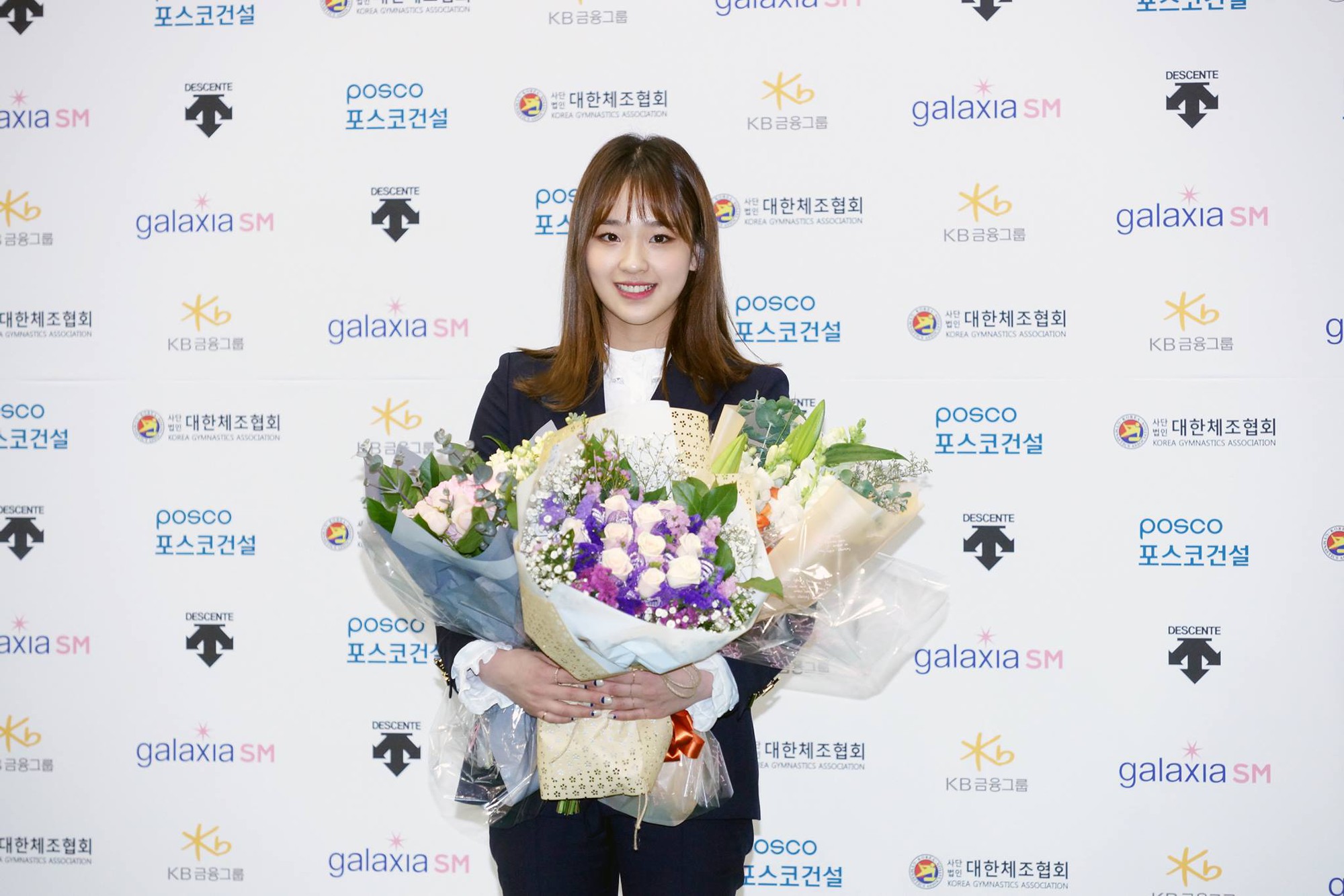 Nữ hoàng nhan sắc Son Yeon Jae và cuộc sống bận rộn sau khi giải nghệ - Ảnh 5.