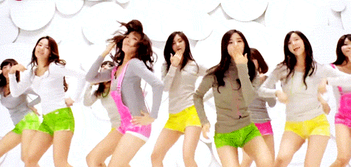 TWICE sắp soán ngôi SNSD, trở thành girlgroup Kpop có MV hot nhất lịch sử YouTube - Ảnh 2.