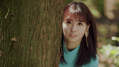 TWICE h&oacute;a thiếu nữ thập ni&ecirc;n 70, thoắt ẩn thoắt hiện trong clip nh&aacute; h&agrave;ng - Ảnh 5.