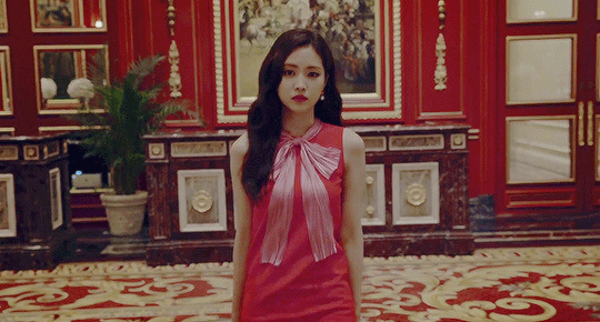Ngọc nữ Kpop làm fan Việt mê như điếu đổ sau khi đóng MV mới của PSY - Ảnh 2.