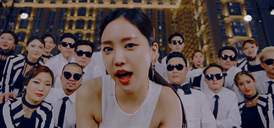 Ngọc nữ Kpop làm fan Việt mê như điếu đổ sau khi đóng MV mới của PSY - Ảnh 3.