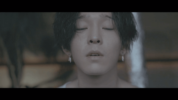 Đúng nửa năm sau khi rời WINNER, Taehyun tung MV với ban nhạc mới - Ảnh 1.