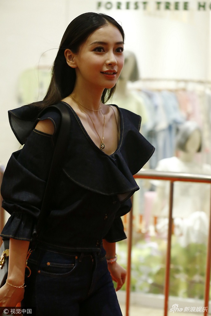 Angela Baby càng ngày càng gầy 