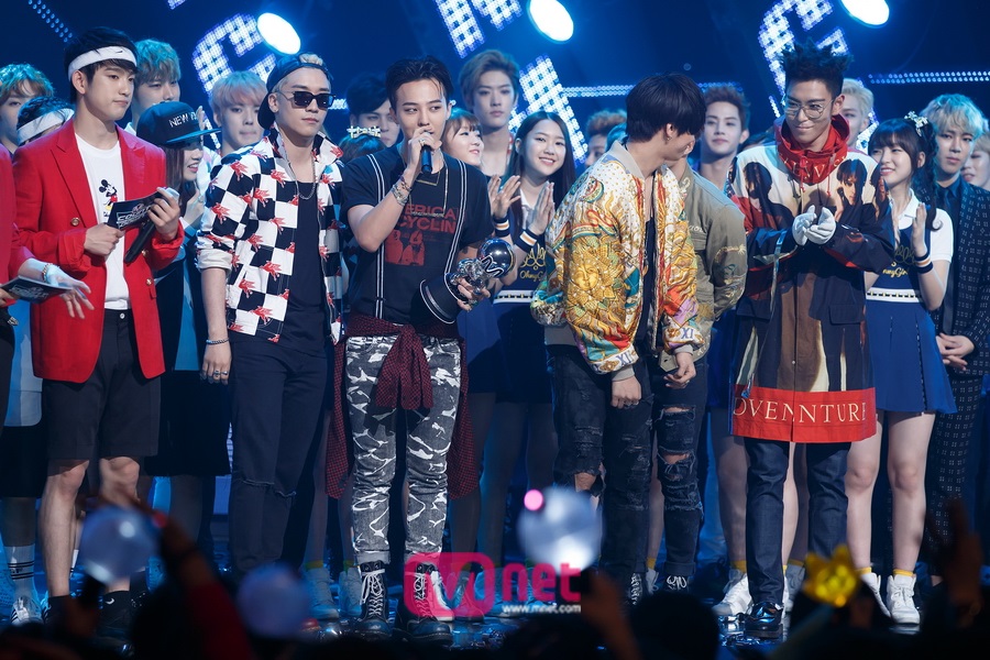 Idolgroup nào là trùm ôm cúp trên các show âm nhạc?