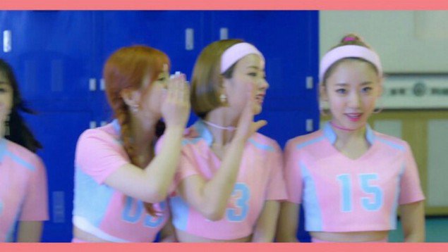 MV tiếng Nhật của A Pink vừa ra đã bị tố đạo nhái hit tiếng Hàn của Red Velvet - Ảnh 2.
