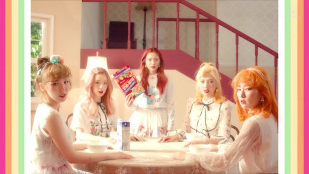 MV tiếng Nhật của A Pink vừa ra đã bị tố đạo nhái hit tiếng Hàn của Red Velvet - Ảnh 10.