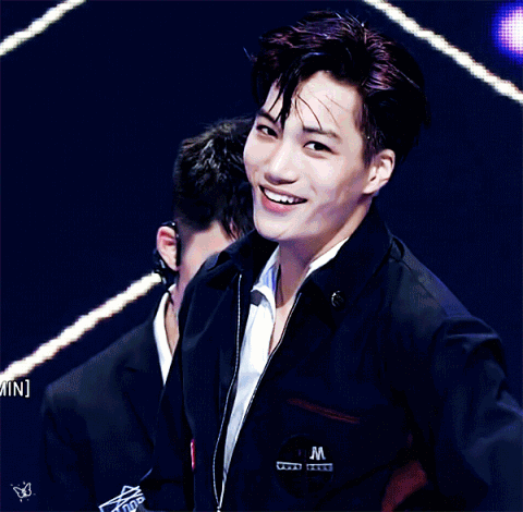 Chỉ nháy mắt một cái, Kai (EXO) đã khiến loạt fangirl ngã rạp - Ảnh 2.
