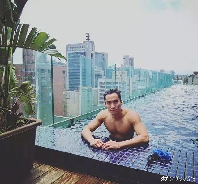 Sau 4 năm chia tay với đại gia Tyler Kwon, Chung Hân Đồng công khai hẹn hò với bác sĩ điển trai kém 4 tuổi - Ảnh 6.