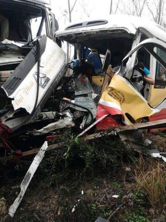 Thái Nguyên: Xe buýt va chạm với xe tải, 1 người chết, 8 người bị thương - Ảnh 3.