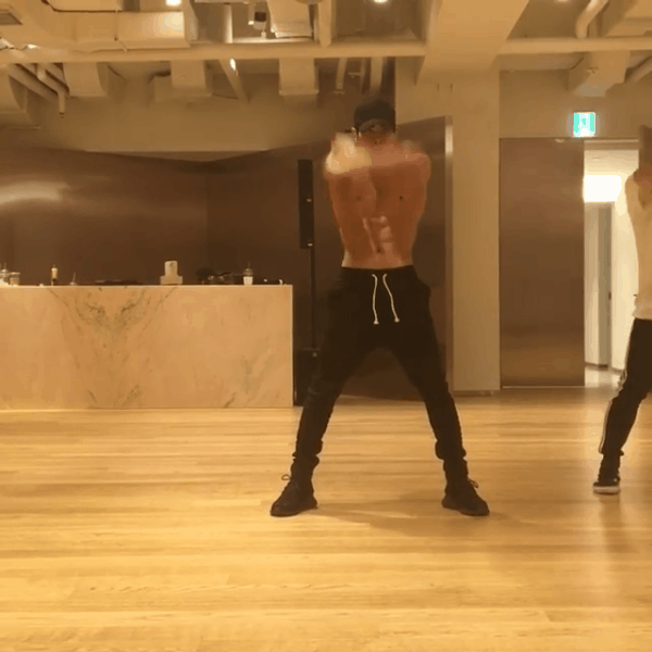 Biên đạo nhảy của SM bất ngờ chia sẻ clip luyện tập vũ đạo của Jonghyun - Ảnh 2.