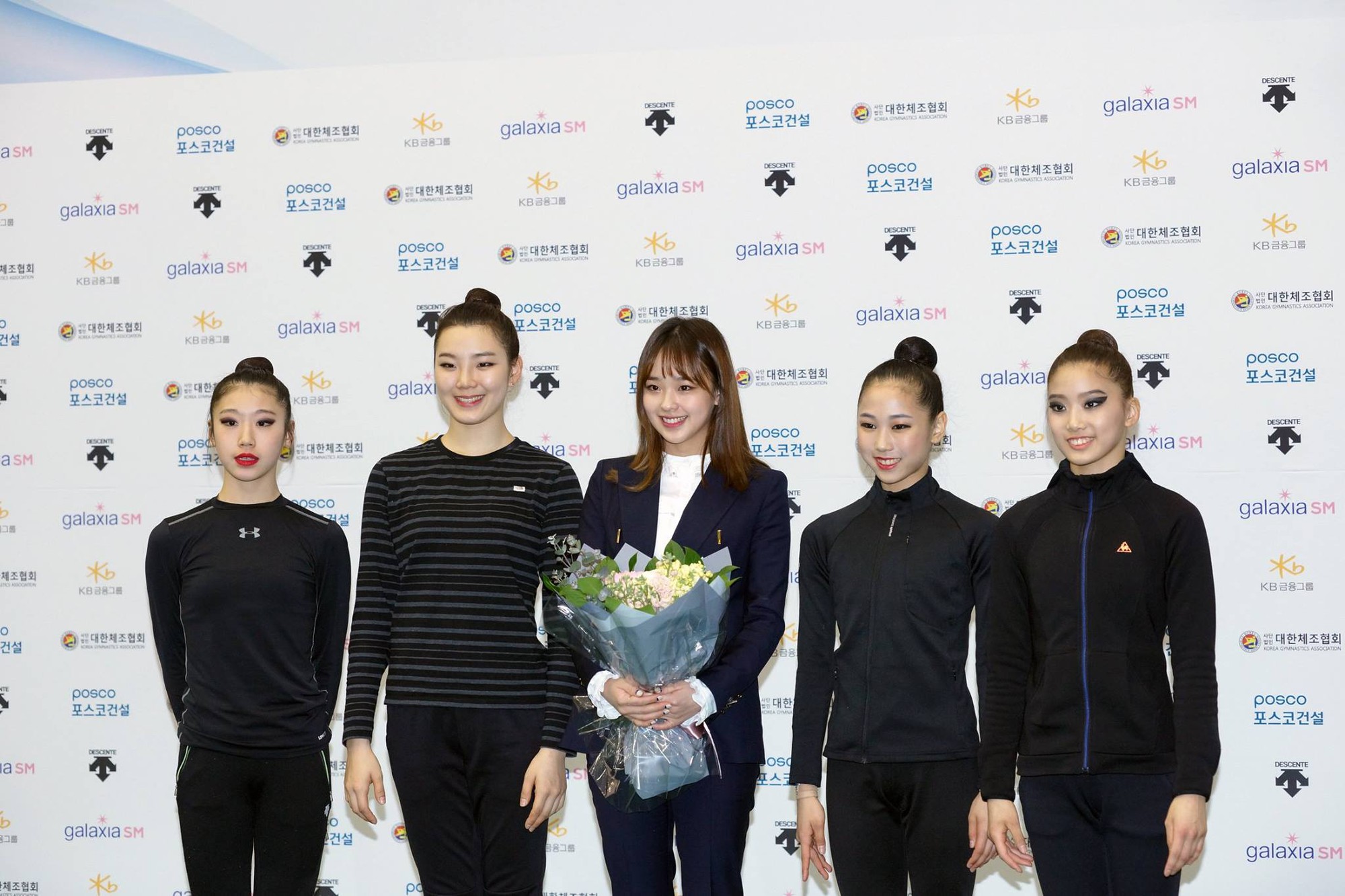 Nữ hoàng nhan sắc Son Yeon Jae và cuộc sống bận rộn sau khi giải nghệ - Ảnh 7.