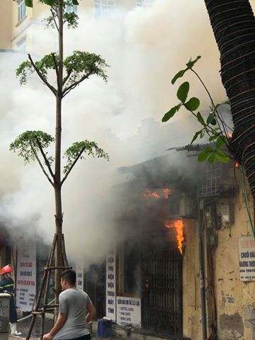 H&agrave; Nội: Ch&aacute;y lớn tại nh&agrave; con trai cố nhạc sĩ Văn Cao - Ảnh 5.