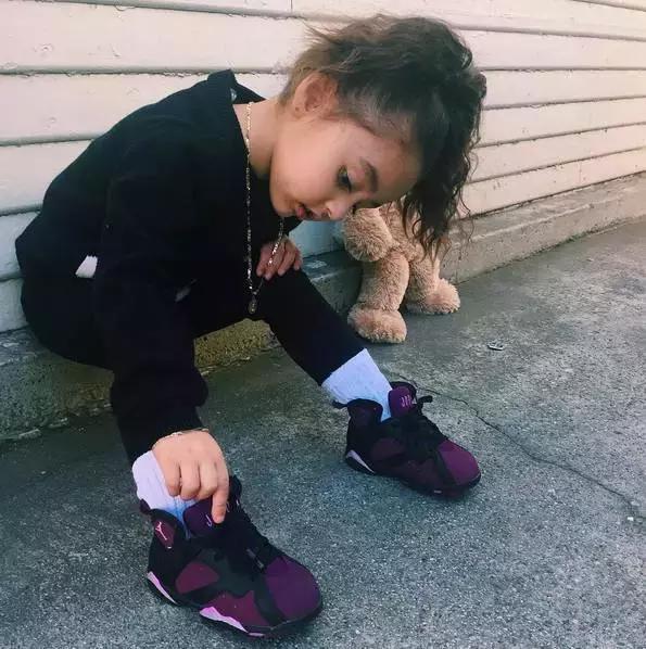 Mới 4 tuổi, cô nhóc này đã sở hữu hàng chục đôi sneakers đình đám khiến người lớn phải kiêng dè - Ảnh 18.