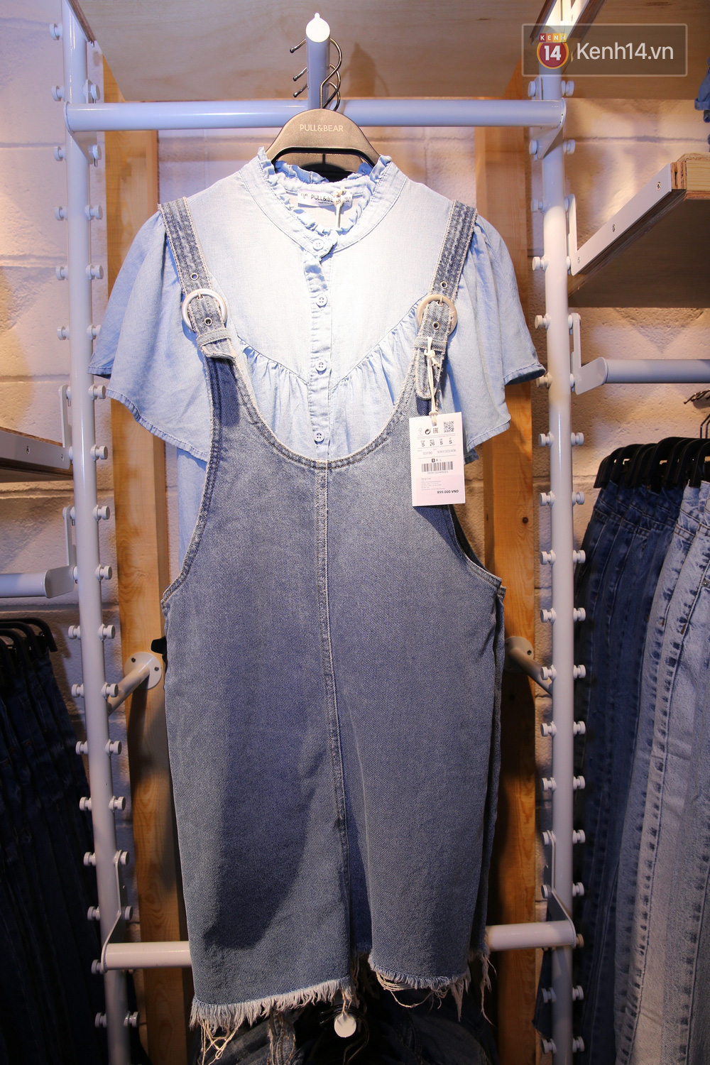Pull&Bear Việt Nam: Giá rẻ hơn Thái Lan, áo phông giá từ 149.000 đồng, quần jeans từ 699.000 đồng - Ảnh 15. Pull&Bear Việt Nam: Giá rẻ hơn Thái Lan, áo phông giá từ 149.000 đồng, quần jeans từ 699.000 đồng - Ảnh 15.