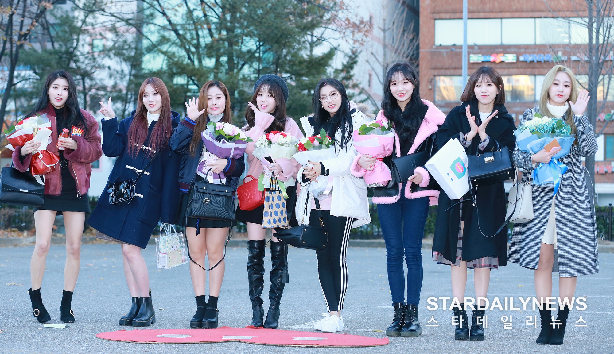 Hoàng tử lai Samuel đụng độ mỹ nam truyện tranh, mỹ nhân tân binh mới bỗng bị đàn chị đè bẹp - Ảnh 18. Hoàng tử lai Samuel đụng độ mỹ nam truyện tranh, mỹ nhân tân binh mới bỗng bị đàn chị đè bẹp - Ảnh 18.