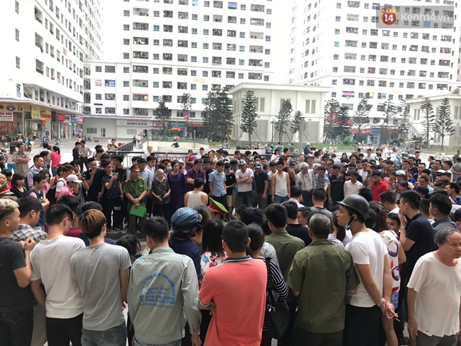 Vụ c&ocirc; g&aacute;i rơi từ t&ograve;a nh&agrave; cao tầng khu đ&ocirc; thị Linh Đ&agrave;m: Ph&aacute;t hiện th&ecirc;m t&igrave;nh tiết qua camera - Ảnh 1.