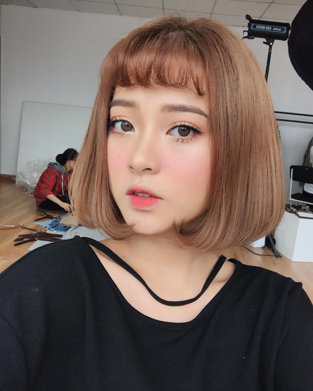 Xinh là một chuyện, các hot girl châu Á còn chăm áp dụng 5 bí kíp makeup này để có ảnh selfie thật ảo - Ảnh 3.