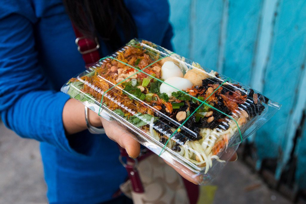 Những món ăn vặt không thể thiếu của học sinh, sinh viên Sài Gòn