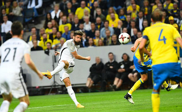 Giroud lập siêu phẩm, Pháp vẫn thua ngược Thụy Điển phút bù giờ - Ảnh 4.