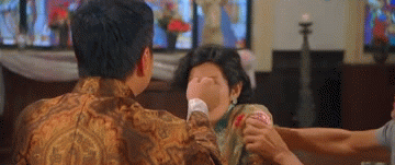 Cười m&eacute;o miệng với clip số phận diễn vi&ecirc;n đ&oacute;ng thế bị đ&aacute;nh sập mặt - Ảnh 2.