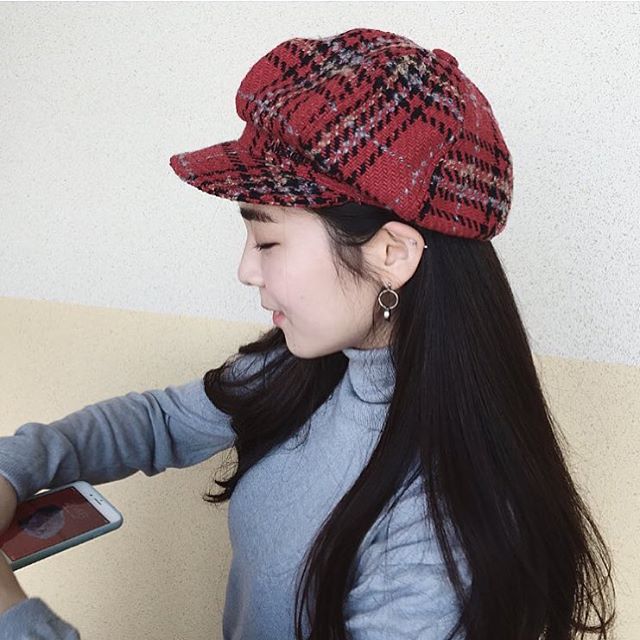 Giới trẻ Hàn đang chuyển sang mê mệt chiếc mũ tưởng quê kiểng mà lại cực cá tính này - Ảnh 2.