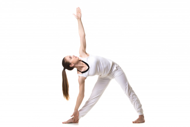 Mách bạn nữ trọn bộ bí kíp 7 thế yoga giúp ngực không chảy xệ - Ảnh 4.
