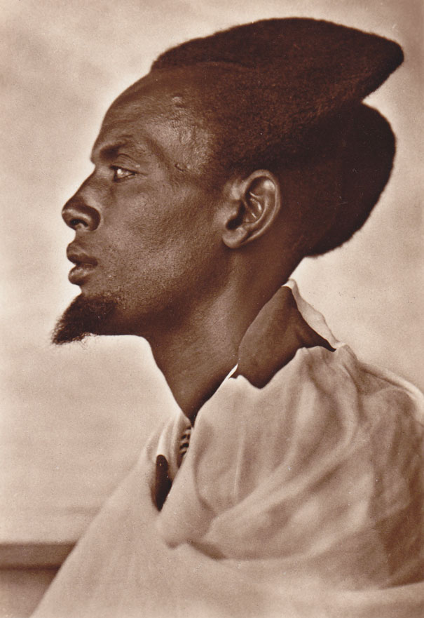 Với người Rwandan, mốt tóc vầng trăng khuyết là một nét văn hóa thời trang độc đáo - Ảnh 4.