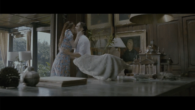 Nín thở với loạt nụ hôn, cảnh nóng của Hồ Ngọc Hà và Kim Lý trong MV Cả một trời thương nhớ - Ảnh 3.