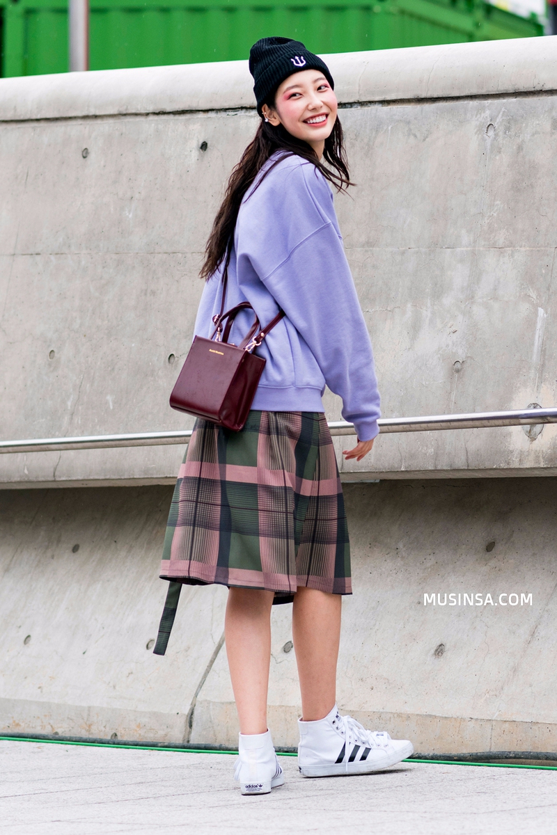 Chỉ dạo phố mà giới trẻ Hàn vẫn lên đồ đẹp hết nấc, không học hỏi đôi chút thì quả là phí - Ảnh 2.