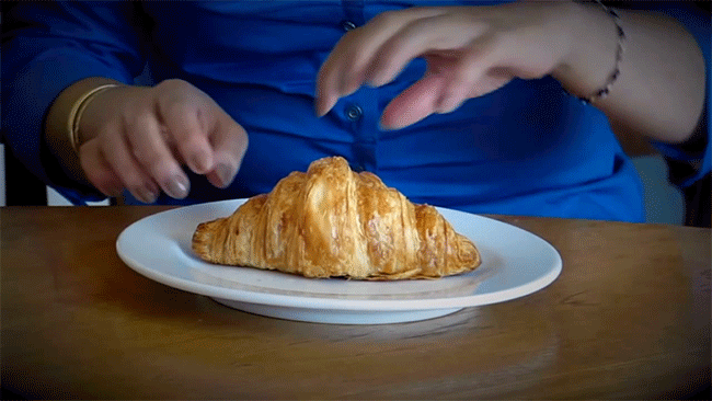 Nghiện croissant nhưng bạn đã biết đủ cách ăn chiếc bánh này chưa? - Ảnh 2.