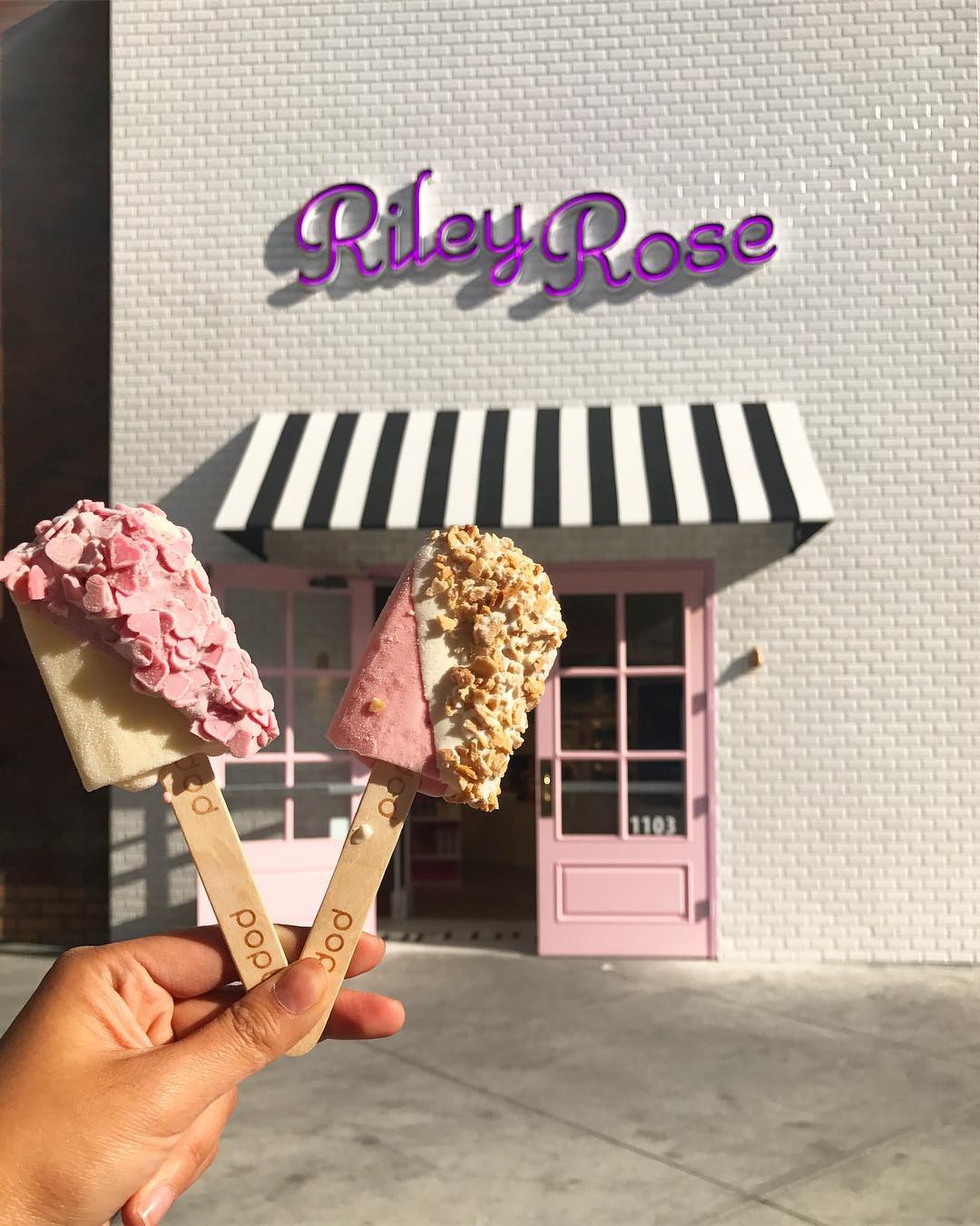 Hóa ra Forever 21 còn có người em tên Riley Rose, beauty store dành riêng cho hội mê làm đẹp và thích sống ảo - Ảnh 2. Hóa ra Forever 21 còn có người em tên Riley Rose, beauty store dành riêng cho hội mê làm đẹp và thích sống ảo - Ảnh 2.